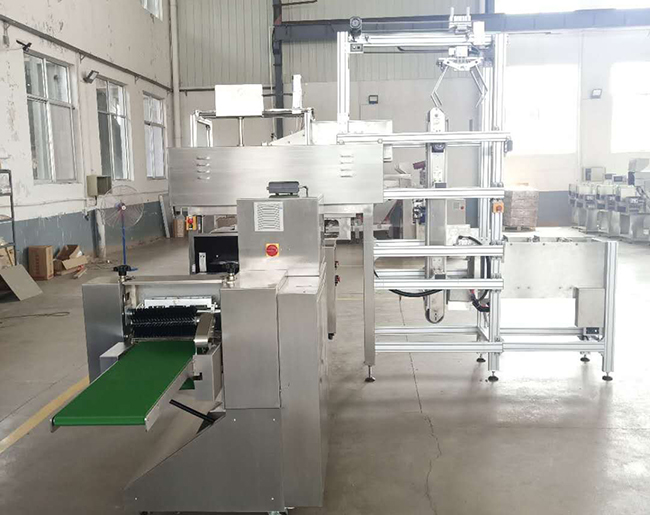 如何合理提高往復(fù)式立體袋塑料一拖三包裝機(jī)的工作效率? 如何合理提高往復(fù)式立體袋塑料一拖三包裝機(jī)的工作效率?